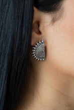 Load image into Gallery viewer, Earrings Fiercely Fanned Out - Silver Post