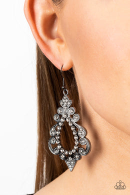 Earrings Fit for a DIVA - Black E2380