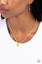 Load image into Gallery viewer, Necklaces Soaring Shell - Yellow N2365