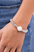 Load image into Gallery viewer, Bracelets Chiseled Class - White Pearl B290