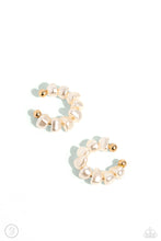 Load image into Gallery viewer, Earrings Prehistoric Pearls - Gold Earcuff E3015