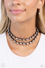 Load image into Gallery viewer, Necklaces Glistening Gallery - Black N2030