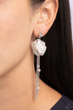 Load image into Gallery viewer, Earrings Graceful Gesture - White E354 PEARL