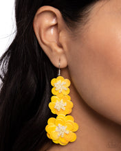 Load image into Gallery viewer, Earrings Beaded Bouquet - Yellow