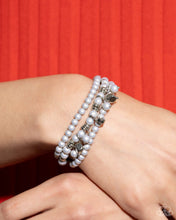 Load image into Gallery viewer, Bracelets Sumptuous Stack - Silver Pearl B2250