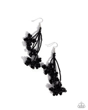 Load image into Gallery viewer, Earrings Petaled Precipitation - Black E2023