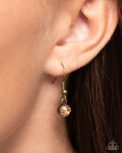 Load image into Gallery viewer, Necklaces Cosmopolitan Confidence - Brass