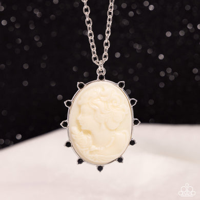 Necklaces Romantic Artistry - Black N382