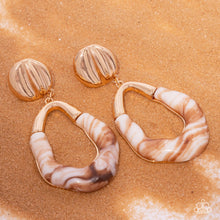 Load image into Gallery viewer, Earrings High-Sheen Swirls - Gold E409