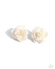Load image into Gallery viewer, Earrings Tulle Twist - White E382