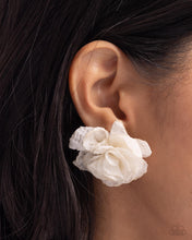 Load image into Gallery viewer, Earrings Tulle Twist - White E382