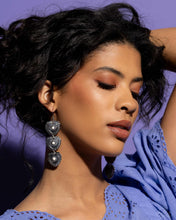 Load image into Gallery viewer, Earrings Vintage Allure - White E2367