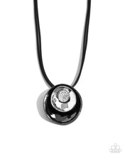 Load image into Gallery viewer, Necklaces Duchess Disc - Black N351