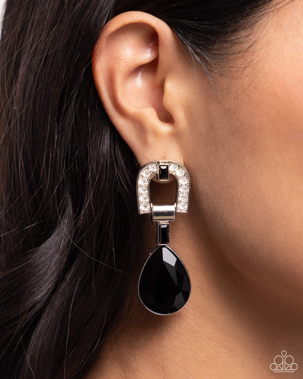 Earrings In ARCHING Order - Black E2334