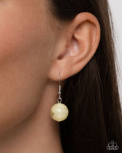 Load image into Gallery viewer, Necklaces Opulent Opacities - Yellow N171