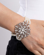 Load image into Gallery viewer, Bracelets Flattering Florals - White B2273