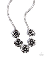 Load image into Gallery viewer, Necklaces Refreshing Roses - Silver N2452