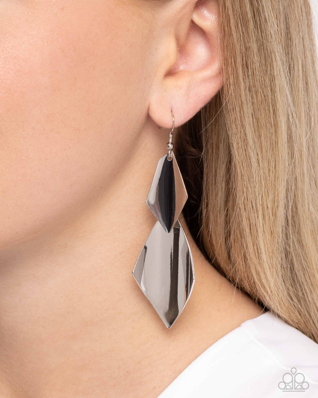 Earrings Skillfully Sheared - Silver E579