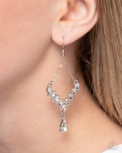 Load image into Gallery viewer, Earrings Dripping Drama - White E439