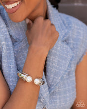 Load image into Gallery viewer, Bracelets Breathtaking Balance - White B2159