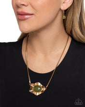 Load image into Gallery viewer, Necklaces Sideways Shimmer - Green N175