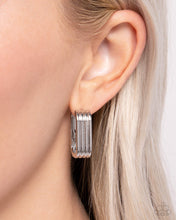 Load image into Gallery viewer, Earrings Vendetta Vanity - Silver MINI Hinge S140