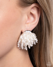 Load image into Gallery viewer, Earrings Sunset Shower - White Pearl E430