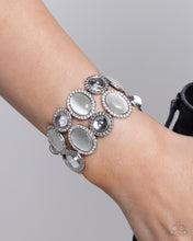 Load image into Gallery viewer, Bracelets Affixed Appeal - White B172