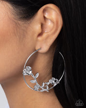 Load image into Gallery viewer, Earrings Blooming Benefit - Silver HOOP E409