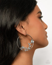 Load image into Gallery viewer, Earrings Blooming Benefit - Silver HOOP E409