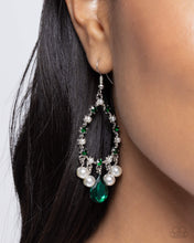 Load image into Gallery viewer, Earrings Baroness Behavior - Green E333