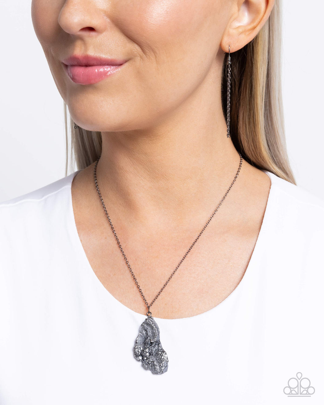 Necklaces Experimental Echo - Black N103