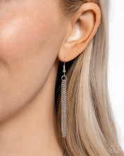 Load image into Gallery viewer, Necklaces Chained Complication - Blue N208