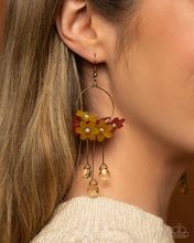 Load image into Gallery viewer, Earrings Whimsical Work - Brass E379