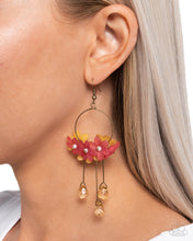 Load image into Gallery viewer, Earrings Whimsical Work - Brass E379