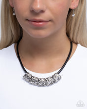 Load image into Gallery viewer, Necklaces Sprig Shimmer - Black N172