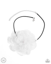 Load image into Gallery viewer, Necklaces French Facade - White N2161