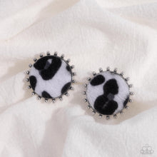 Load image into Gallery viewer, Earrings Cowhide Couture - Black WS502