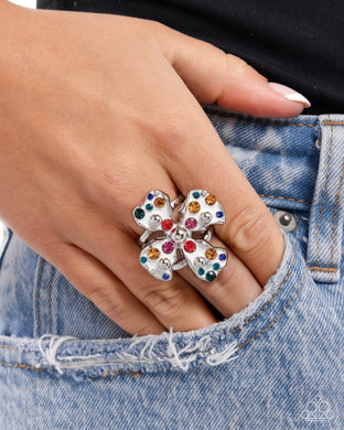 Embrace Chic Confession - White