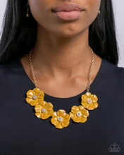 Load image into Gallery viewer, Necklaces Floral Favor - Yellow N231