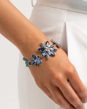 Load image into Gallery viewer, Necklace Floral Feature - Blue SET79