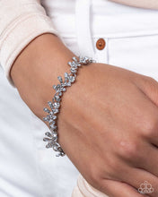 Load image into Gallery viewer, Necklaces Leafy Lady-White SET