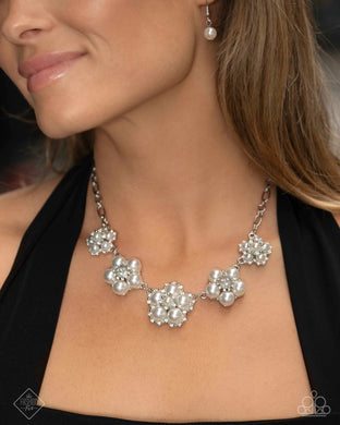 Necklaces Cordially Chic - White Pearl