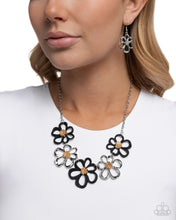 Load image into Gallery viewer, Necklaces Beau Bouquet - Black N085