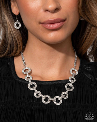 Necklace Elegant Embrace - White EMP N2441