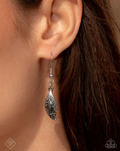 Load image into Gallery viewer, Necklaces Moderate Merriment - Green N2234