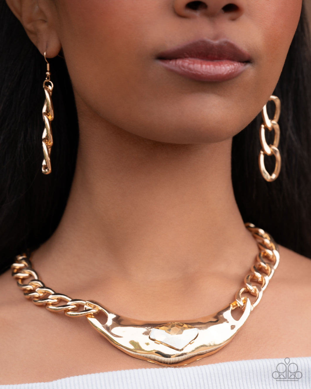 Necklaces Peak of Pizzazz - Gold EMP N206