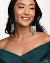 Load image into Gallery viewer, Earrings STREAMLINED SHIMMER - WHITE E220