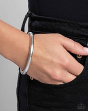 Load image into Gallery viewer, Bracelets Stubborn Simplicity Silver B2335