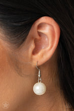 Load image into Gallery viewer, Necklaces All The Trimmings - Ivory Blockbuster